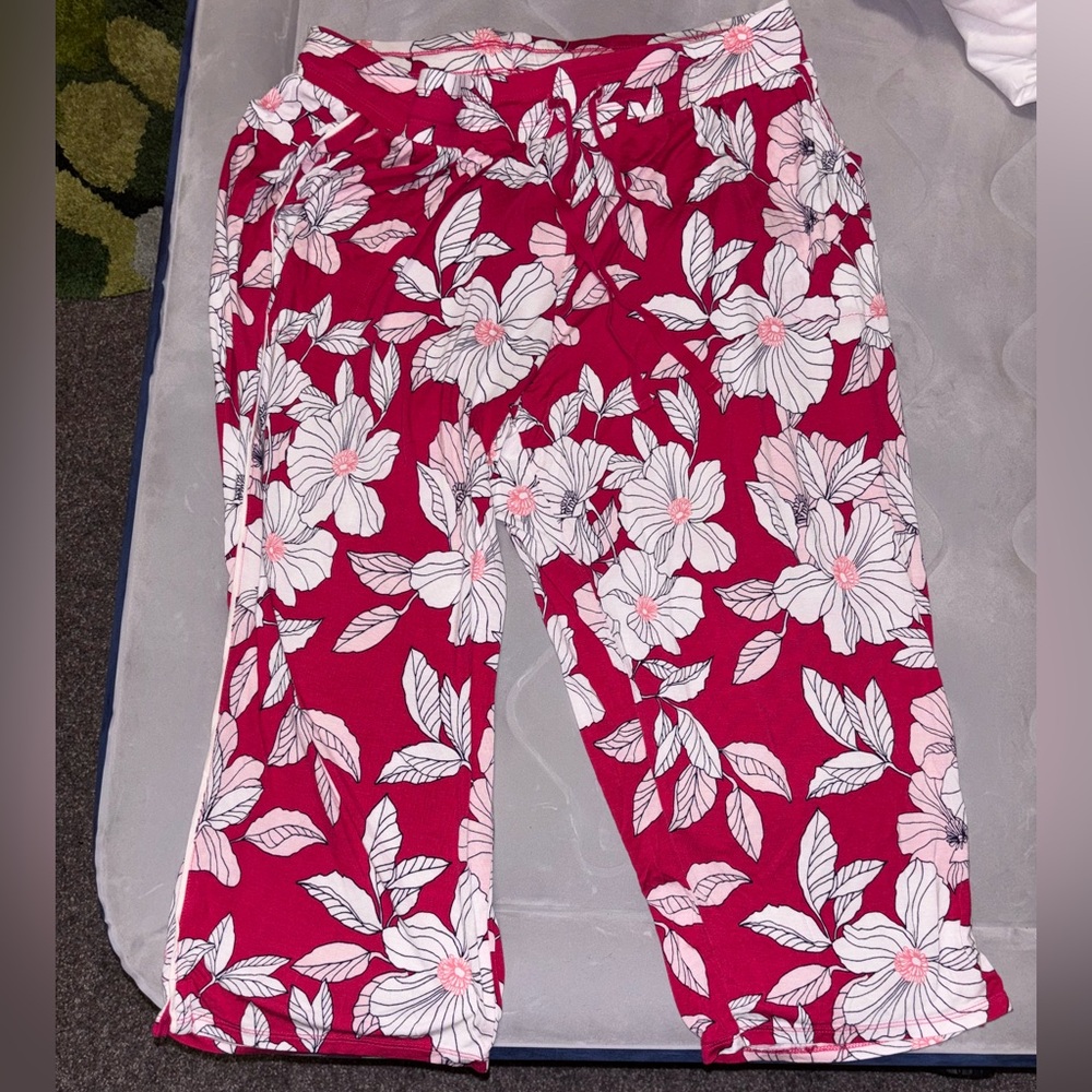 Liz Claiborne women’s capri sleepwear (NWOT)size 1X